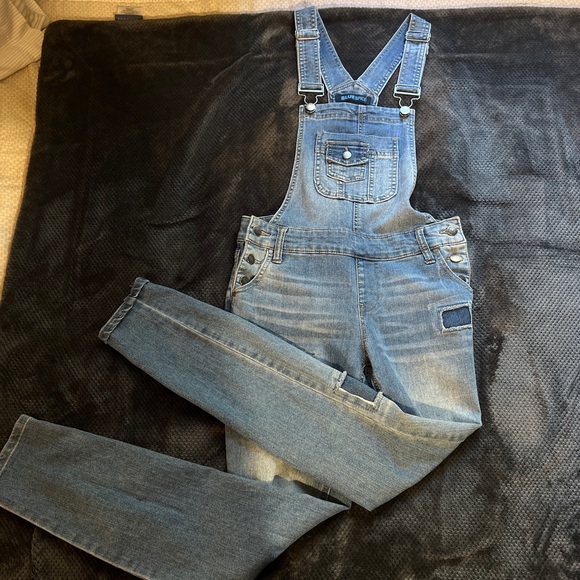Jean Overalls with patches - Picture 1 of 8